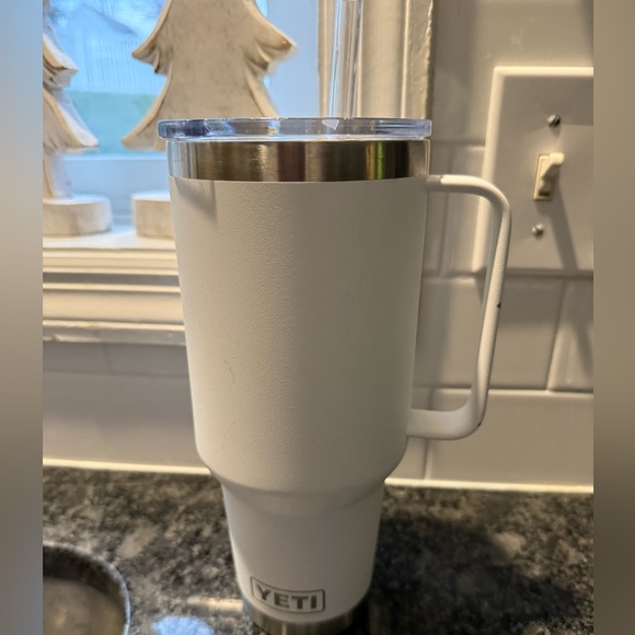 unknown Other - Mug with Straw Lid In White Tumbler